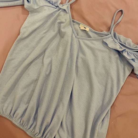 ARDENE off the shoulder top - Picture 2 of 2